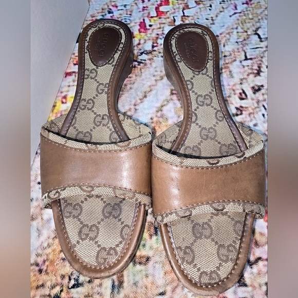 Gucci Tan Canvas Monogram w/ Leather Accent & Wooden Slide Sandals Circa 2000's - Picture 1 of 3